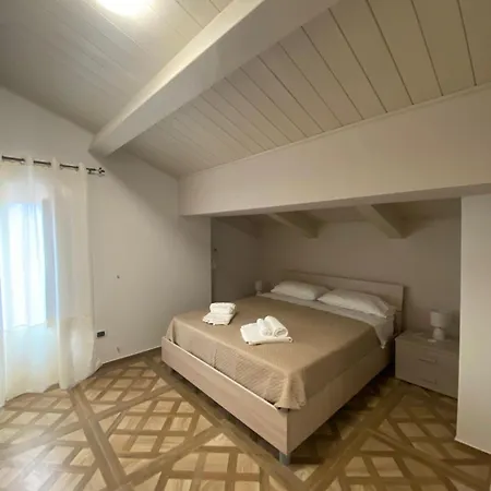 House Bed & Breakfast